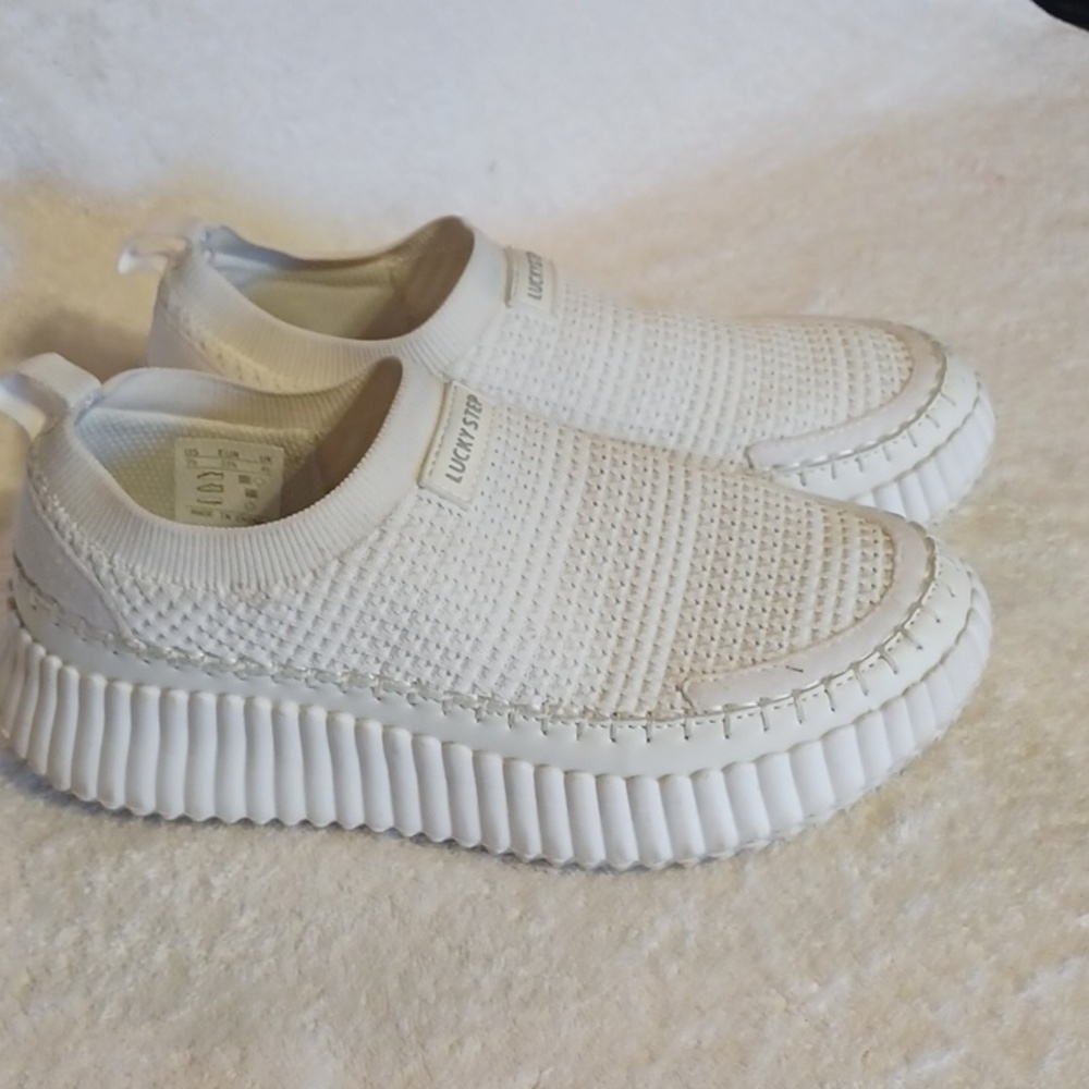LUCKY step air cooled memory foam women's size 7.5 shoes white